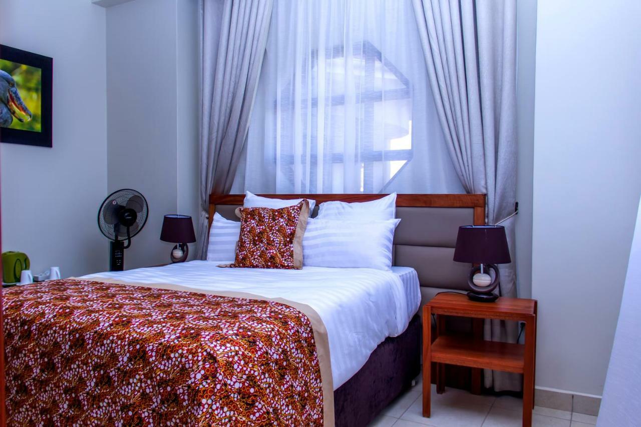 Akasu Bed And Breakfast Кампала Екстериор снимка