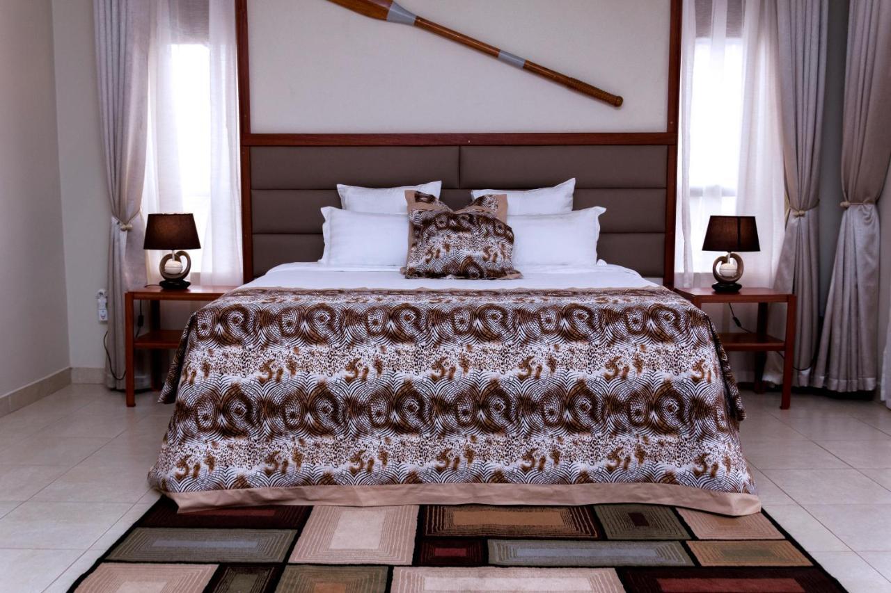 Akasu Bed And Breakfast Кампала Екстериор снимка